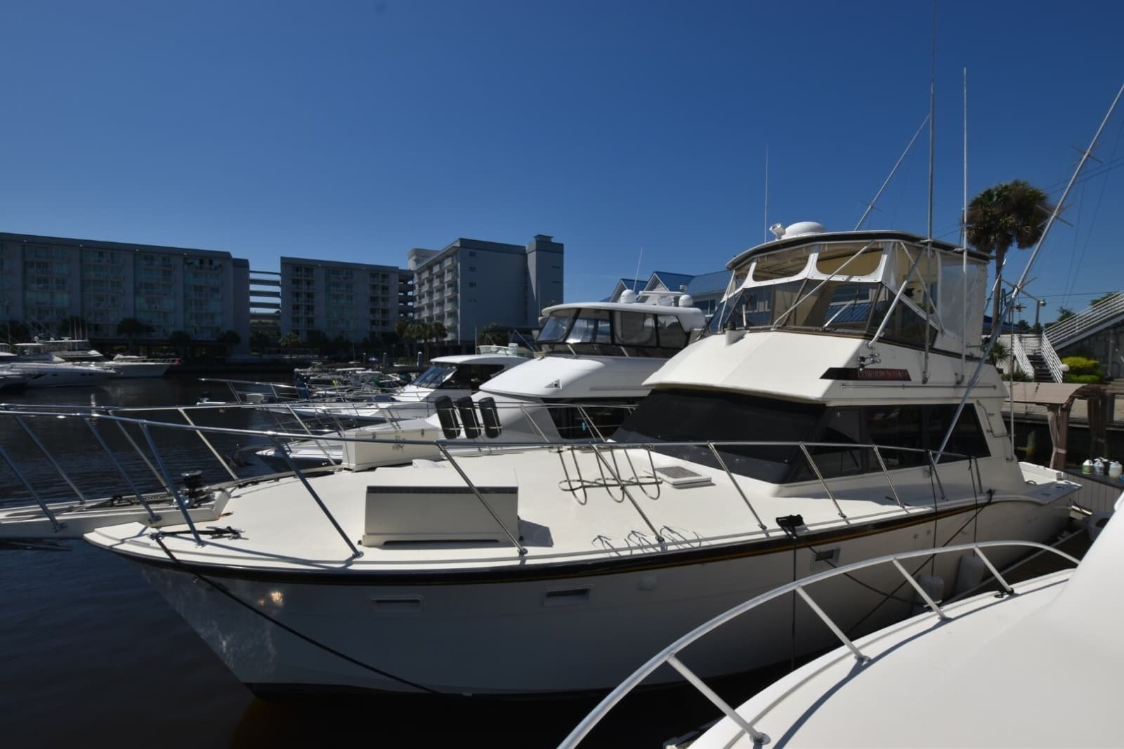 1983 Hatteras High Performance Convertible - Photo 2