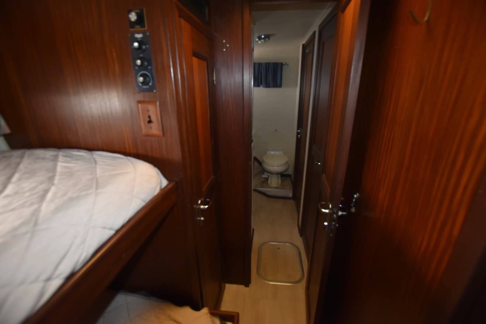 1983 Hatteras High Performance Convertible - Photo 20