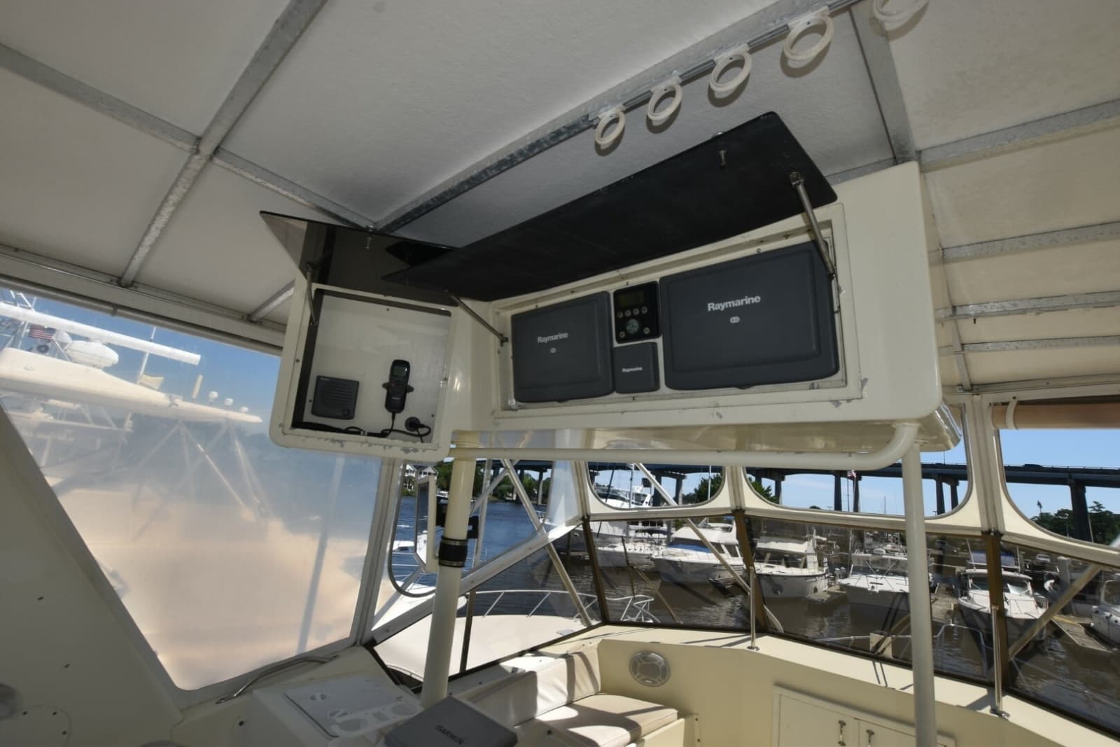 1983 Hatteras High Performance Convertible - Photo 8