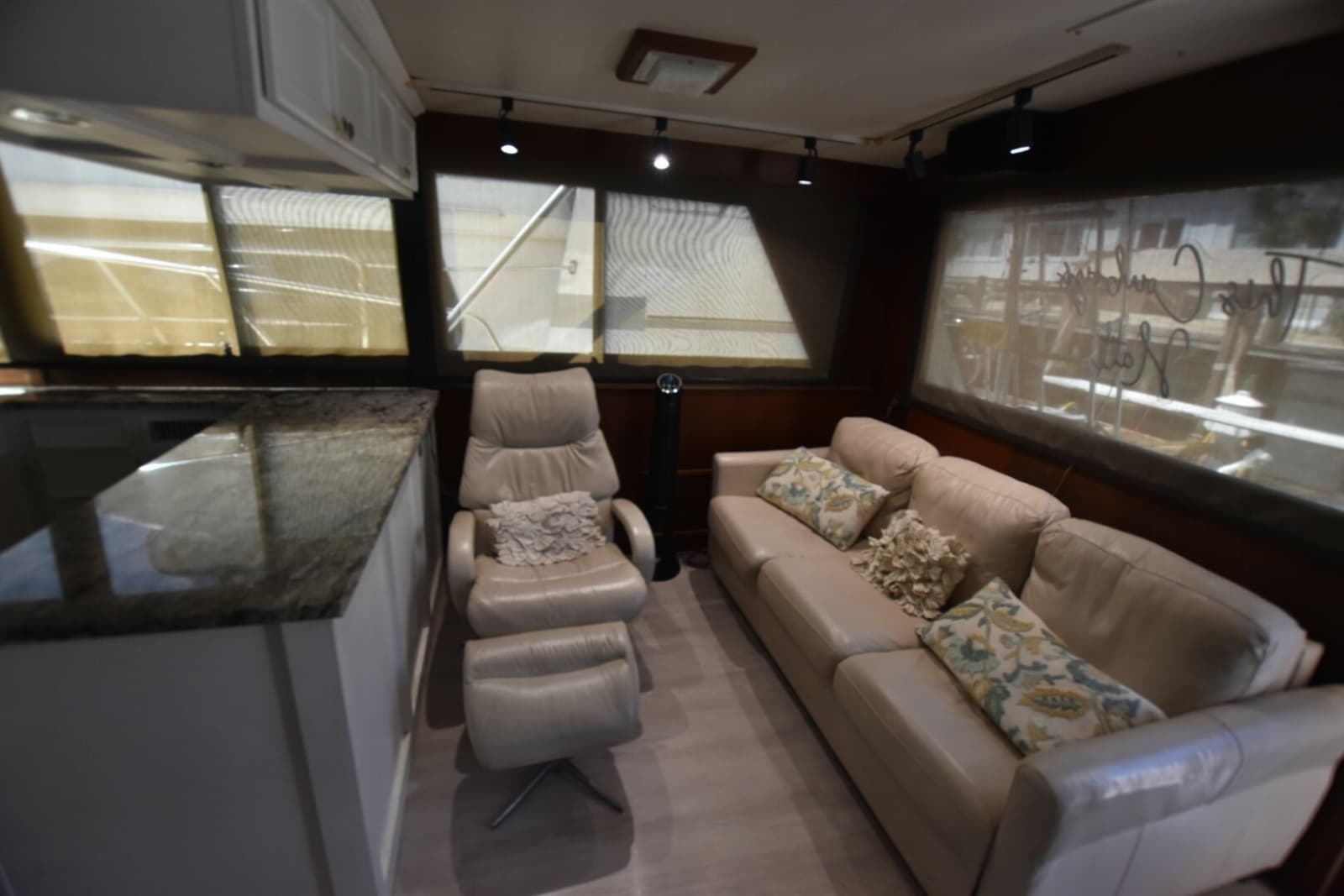 1983 Hatteras High Performance Convertible - Photo 11