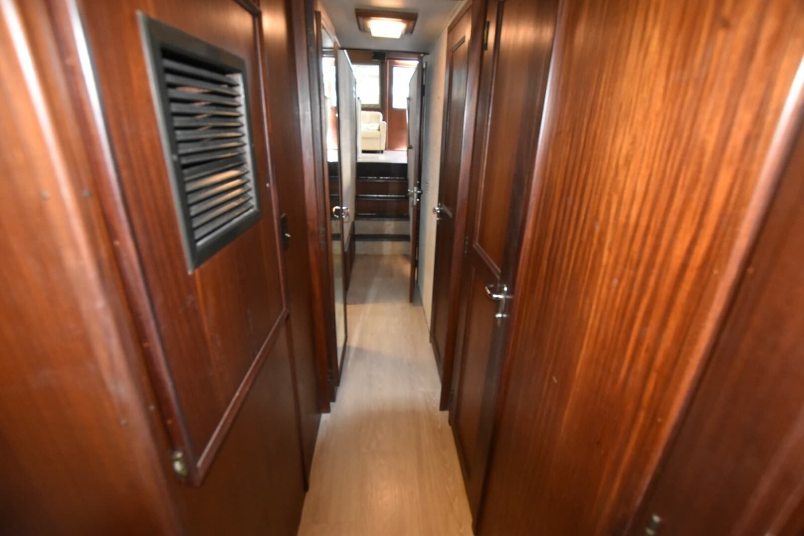 1983 Hatteras High Performance Convertible - Photo 23