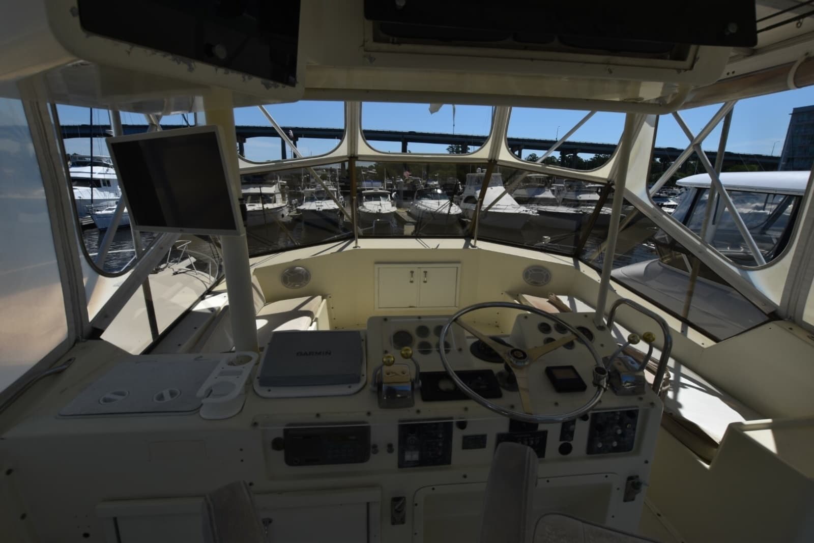 1983 Hatteras High Performance Convertible - Photo 6