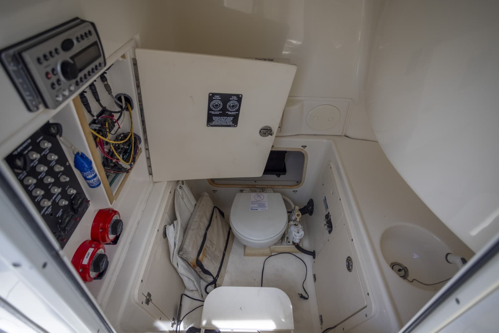 2007 Boston Whaler 270 OUTRAGE - Photo 13