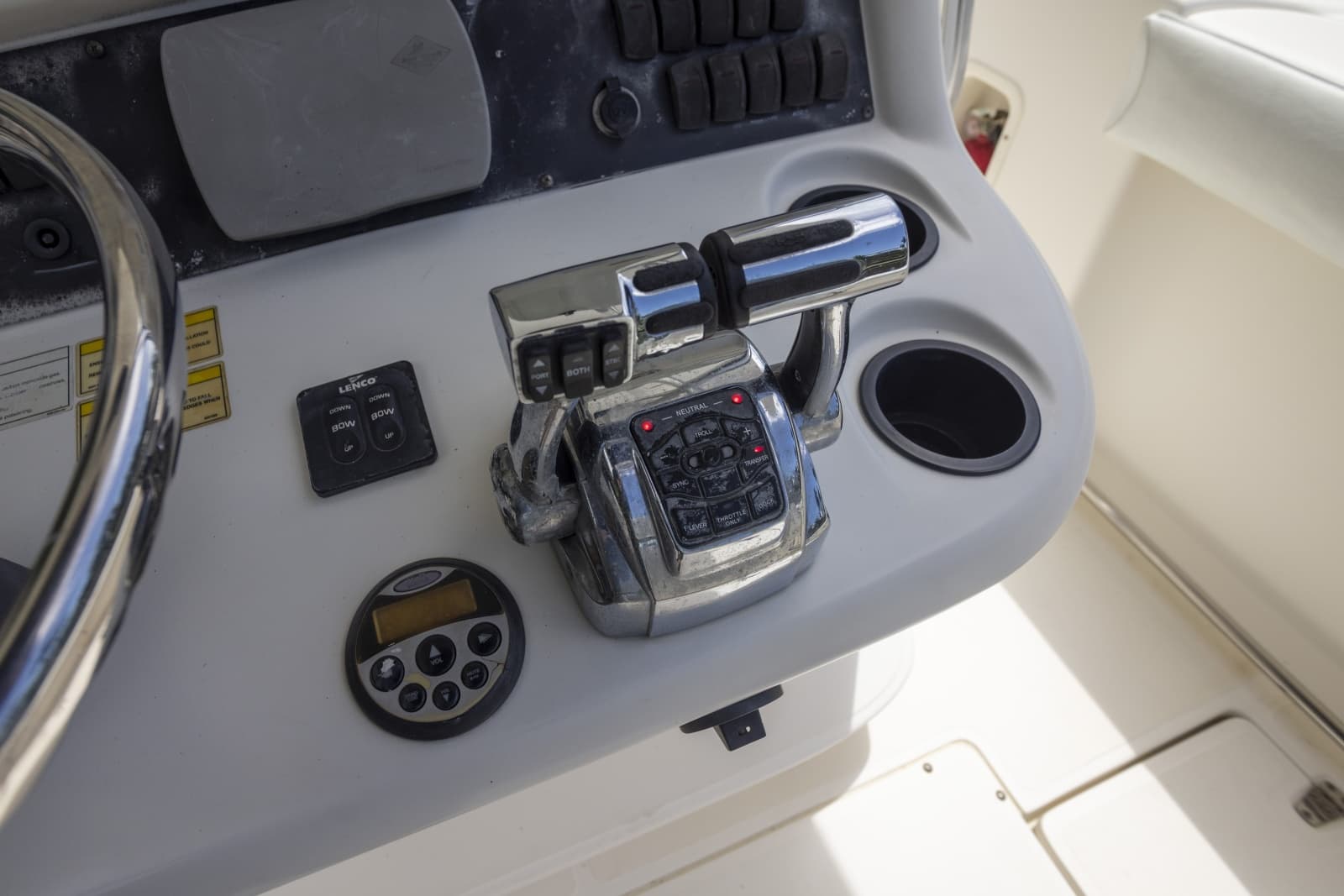 2007 Boston Whaler 270 OUTRAGE - Photo 8