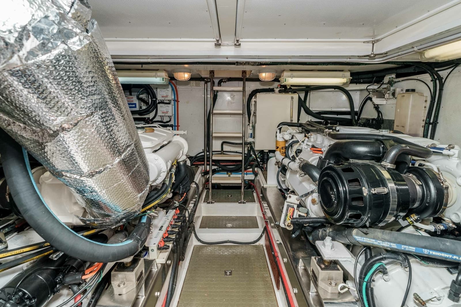 2005 Offshore Yachts Pilothouse - Photo 36