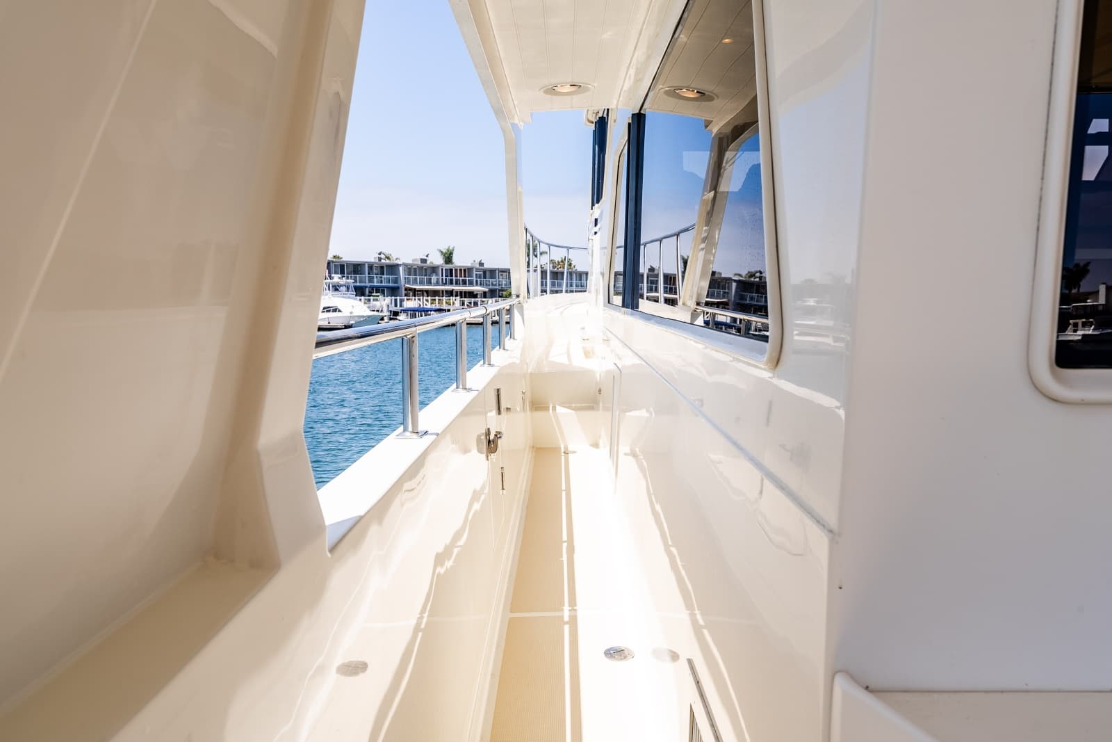 2005 Offshore Yachts Pilothouse - Photo 15