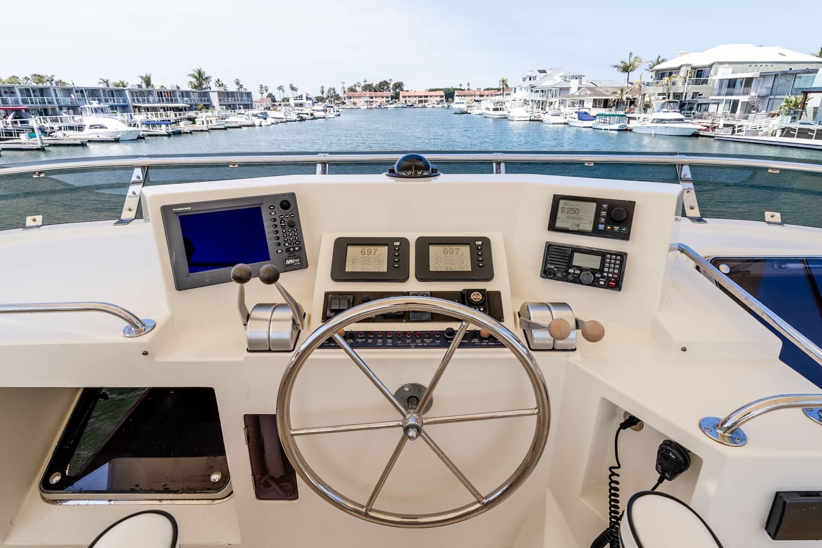 2005 Offshore Yachts Pilothouse - Photo 11