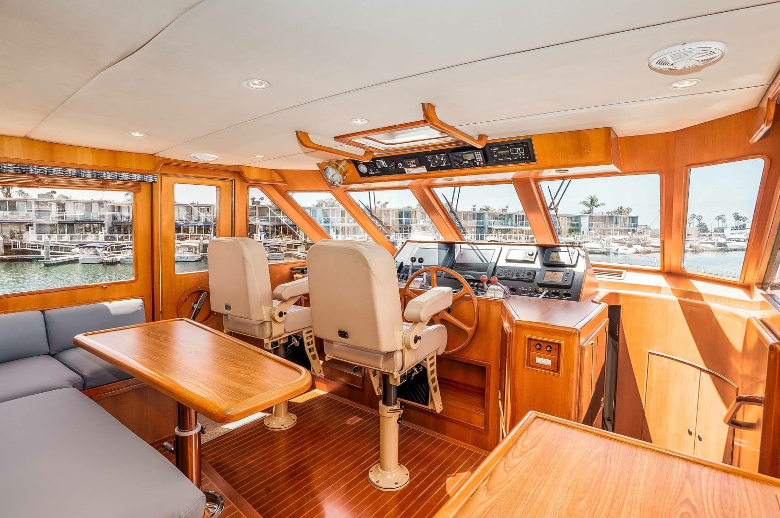2005 Offshore Yachts Pilothouse - Photo 25