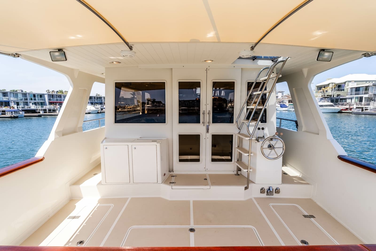 2005 Offshore Yachts Pilothouse - Photo 13