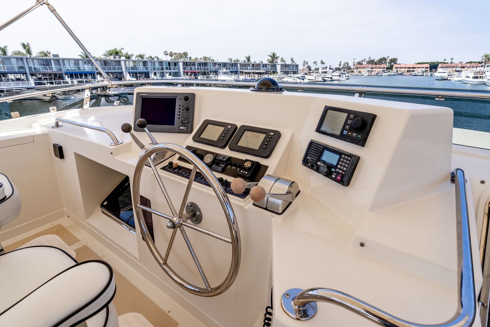 2005 Offshore Yachts Pilothouse - Photo 10