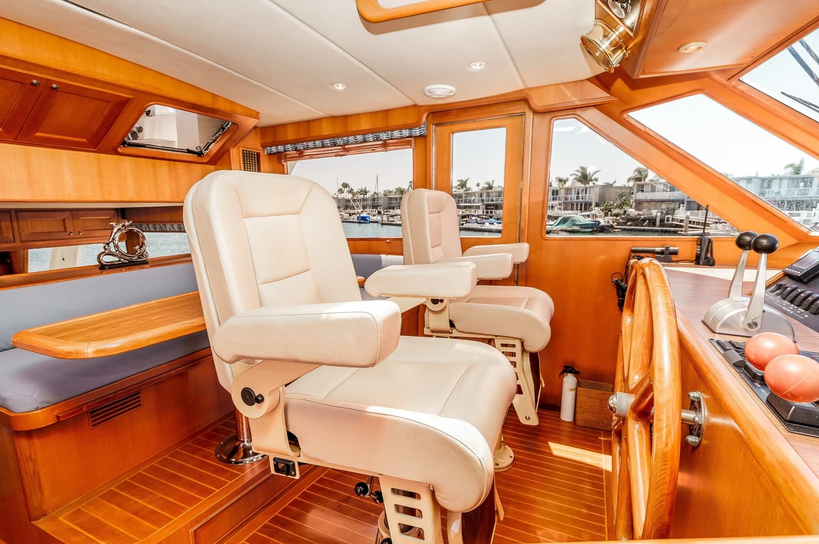 2005 Offshore Yachts Pilothouse - Photo 27