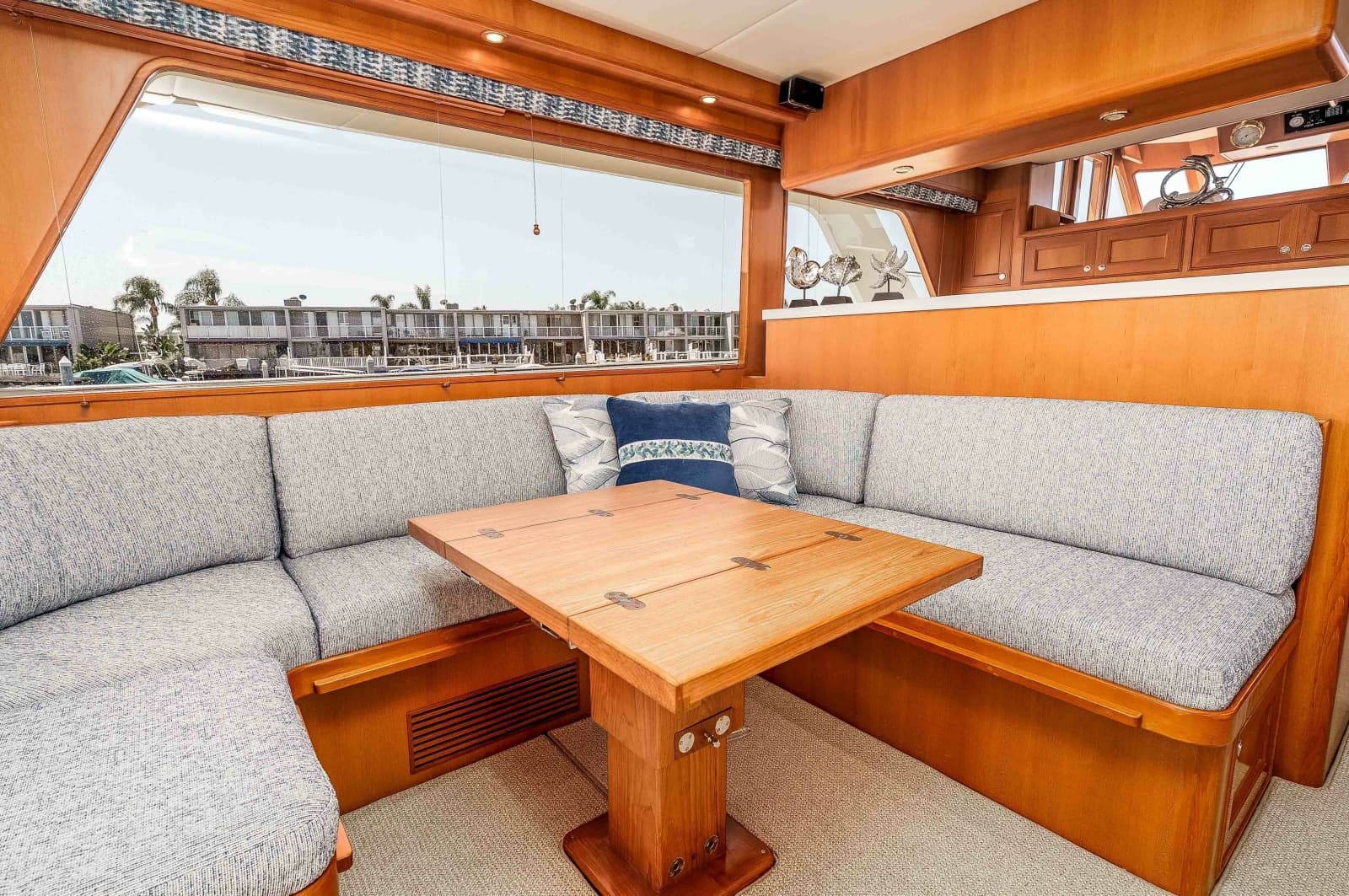 2005 Offshore Yachts Pilothouse - Photo 19