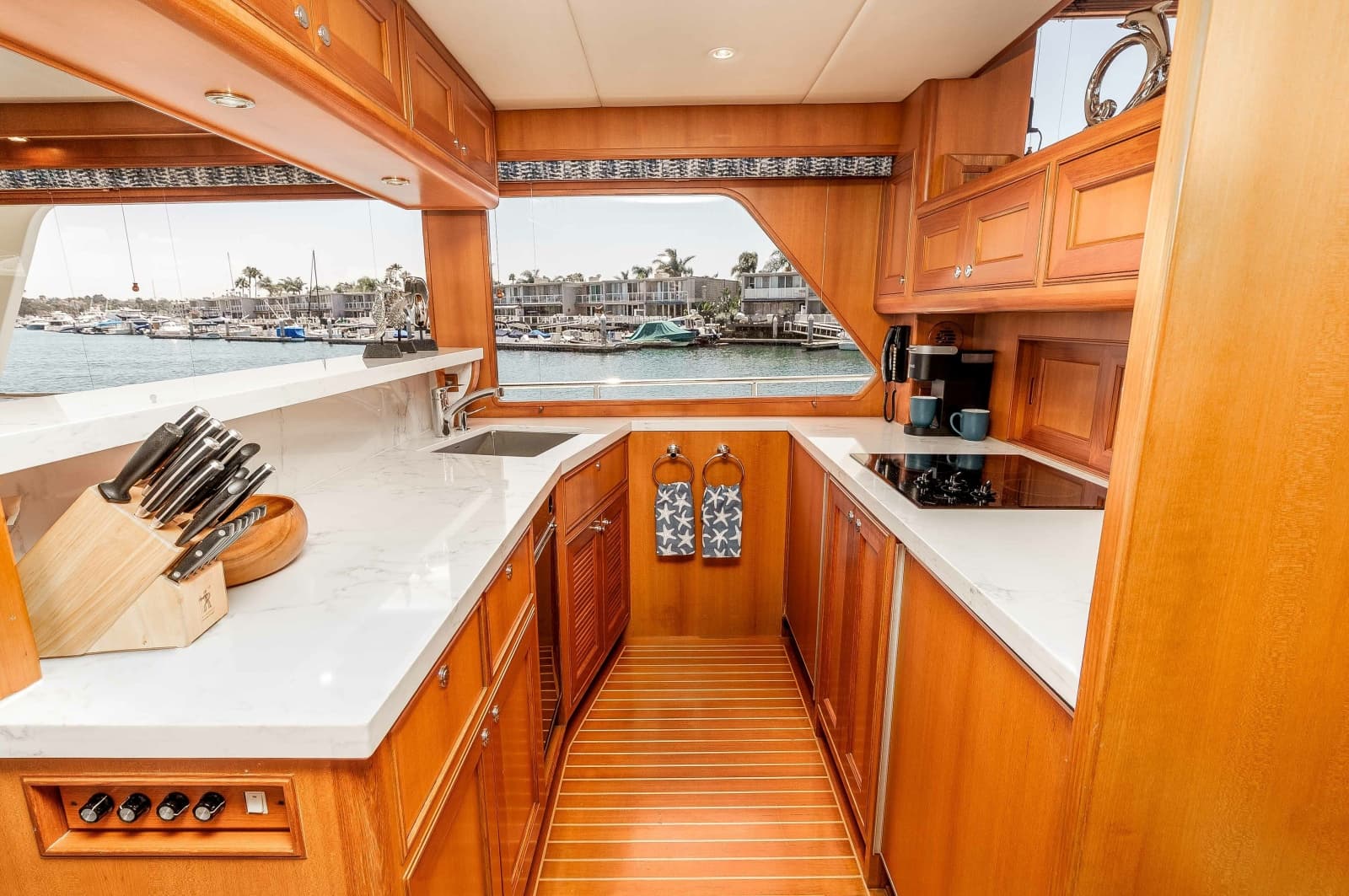 2005 Offshore Yachts Pilothouse - Photo 24