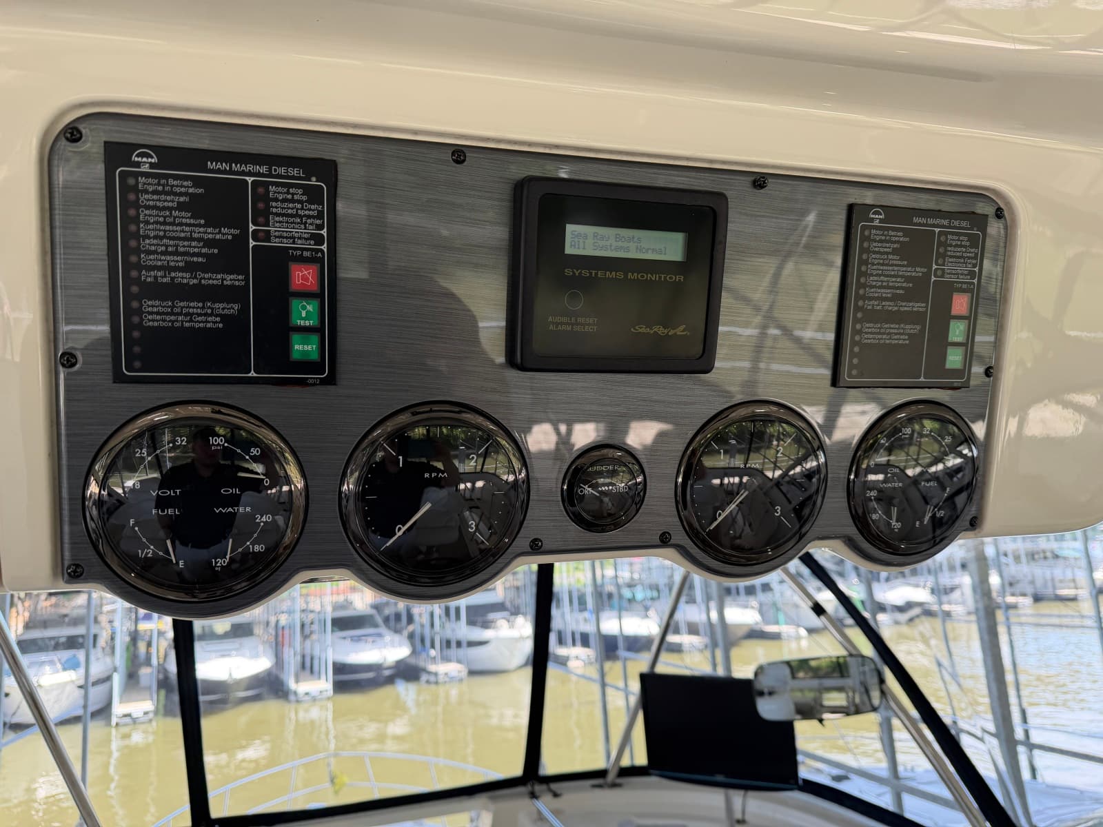 2005 Sea Ray 550 SEDAN BRIDGE - Photo 11