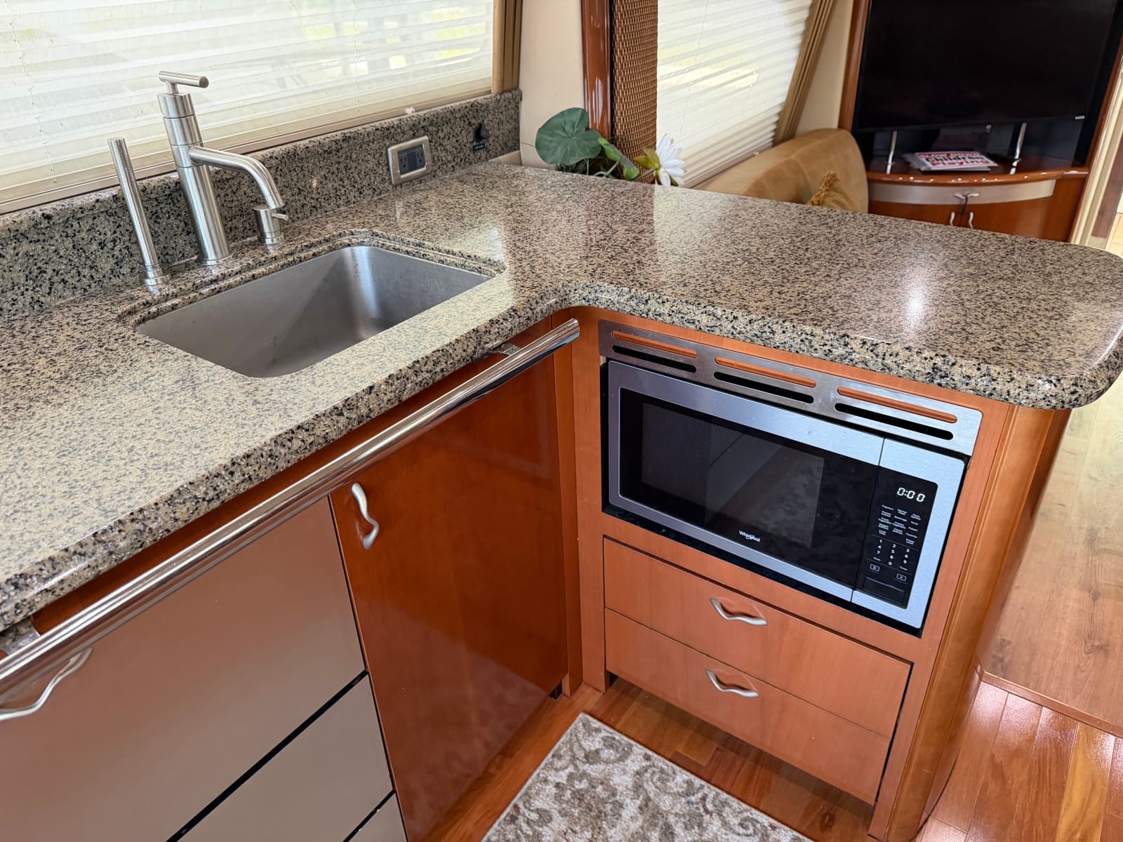 2005 Sea Ray 550 SEDAN BRIDGE - Photo 32