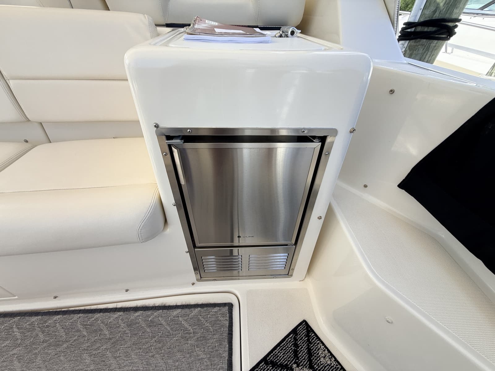 1995 Tiara Yachts 4000 Express - Photo 17