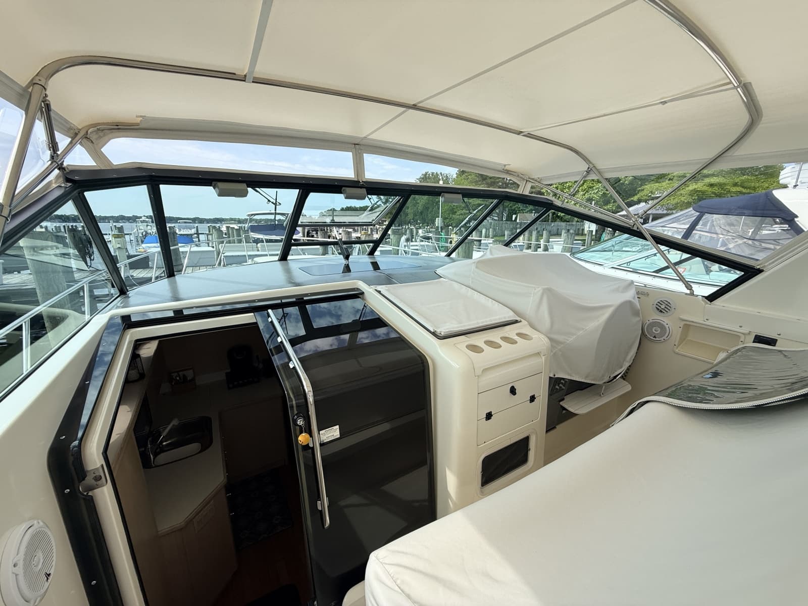 1995 Tiara Yachts 4000 Express - Photo 23