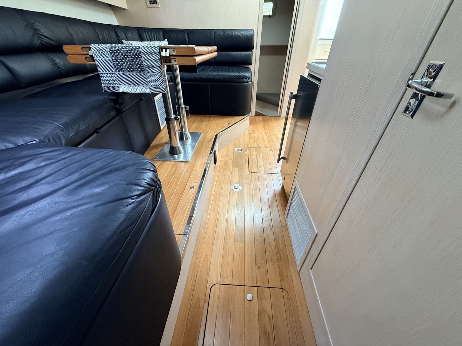 1995 Tiara Yachts 4000 Express - Photo 38