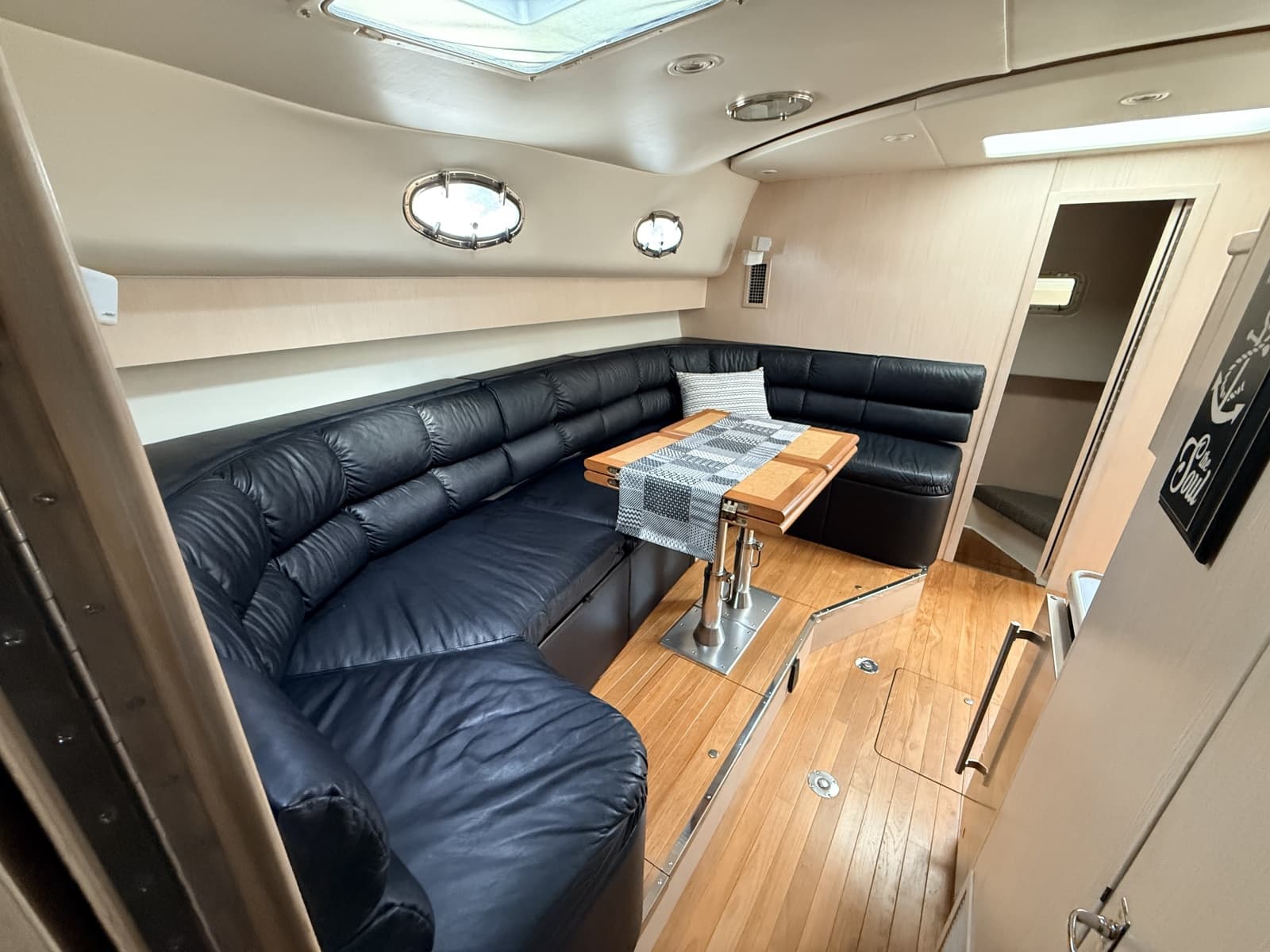 1995 Tiara Yachts 4000 Express - Photo 37