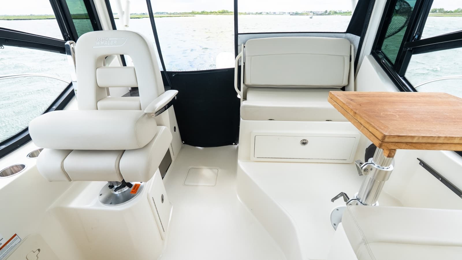 2020 Boston Whaler 325 Conquest - Photo 22