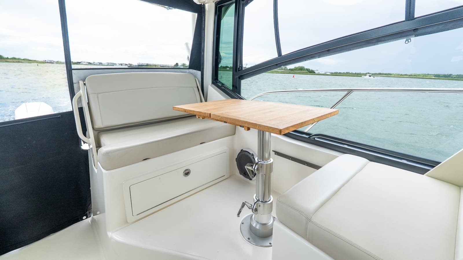 2020 Boston Whaler 325 Conquest - Photo 23