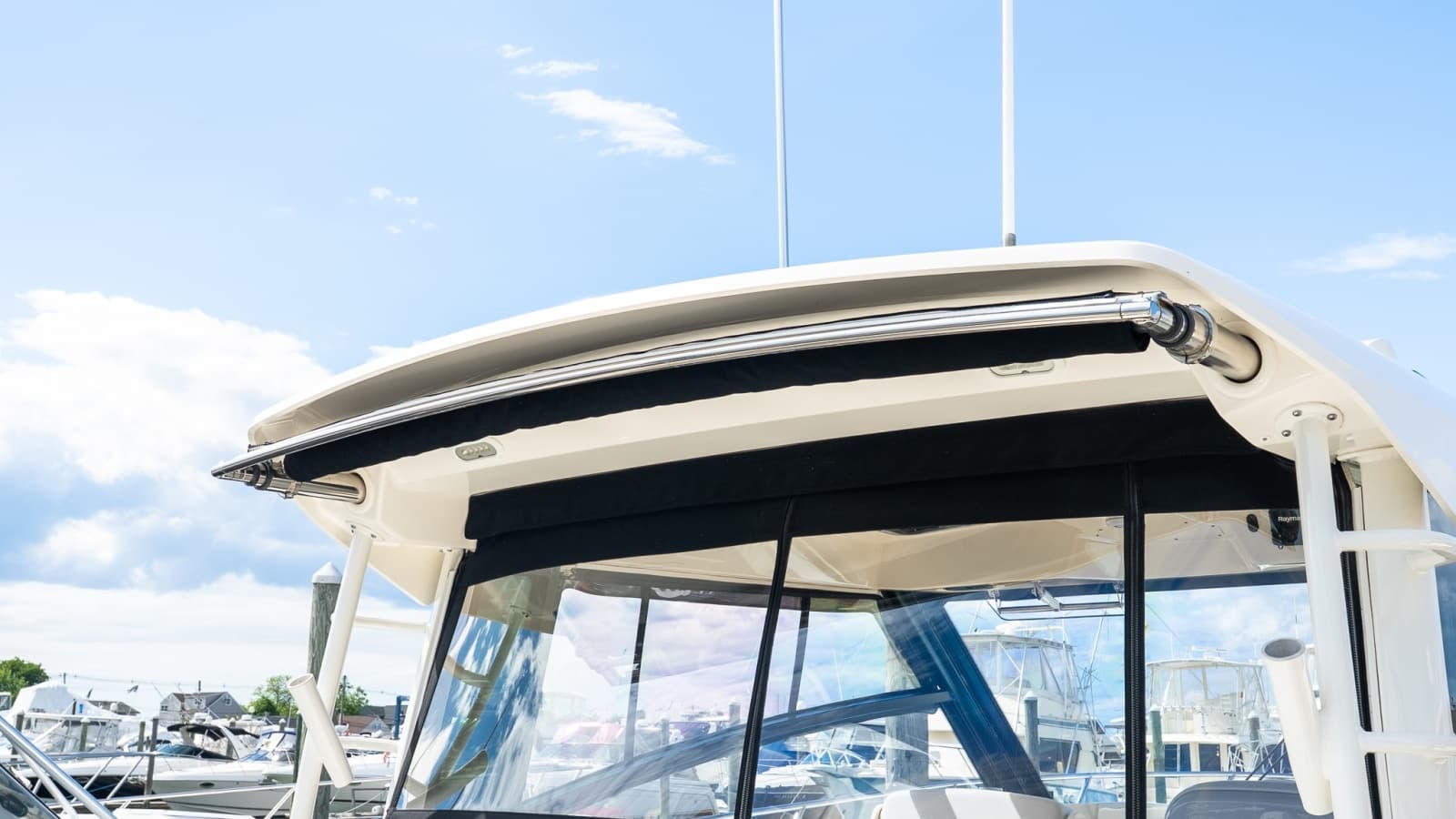 2020 Boston Whaler 325 Conquest - Photo 21