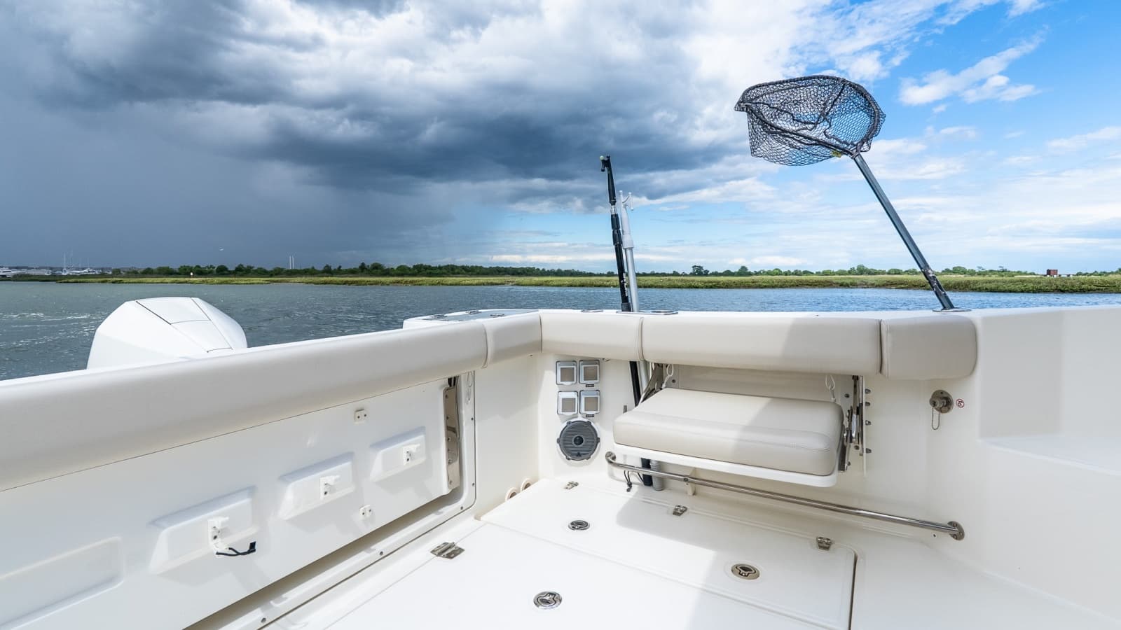 2020 Boston Whaler 325 Conquest - Photo 15