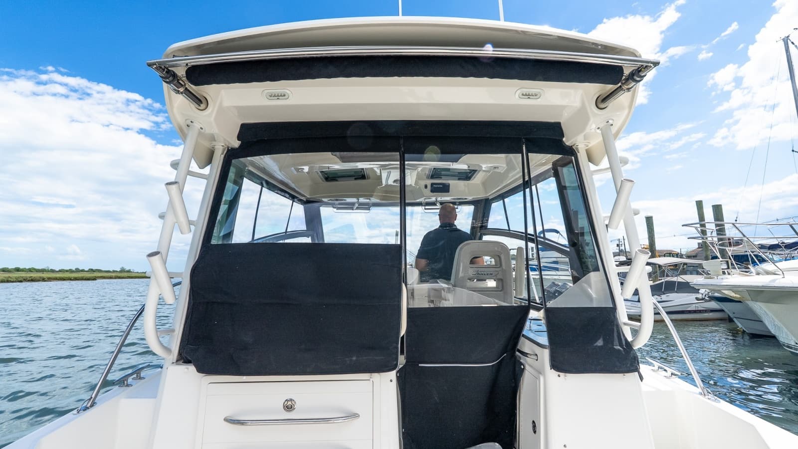 2020 Boston Whaler 325 Conquest - Photo 17