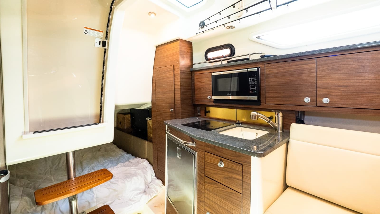 2020 Boston Whaler 325 Conquest - Photo 42