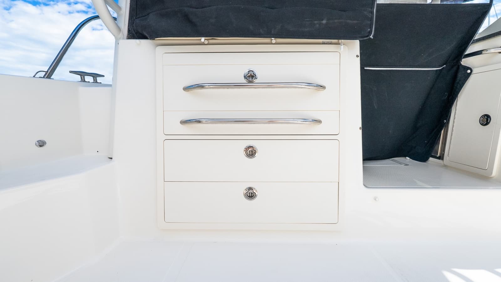 2020 Boston Whaler 325 Conquest - Photo 18