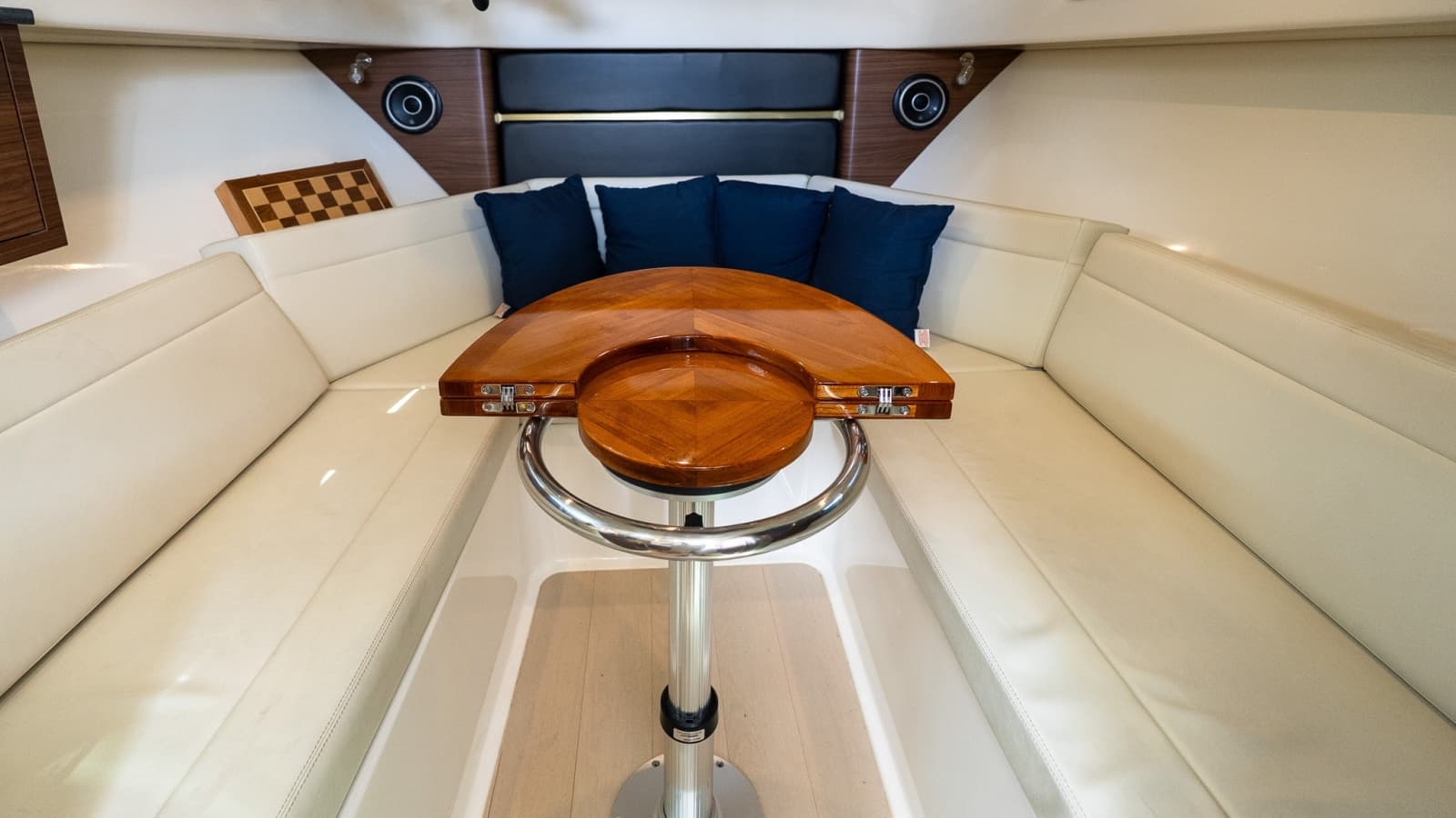 2020 Boston Whaler 325 Conquest - Photo 46
