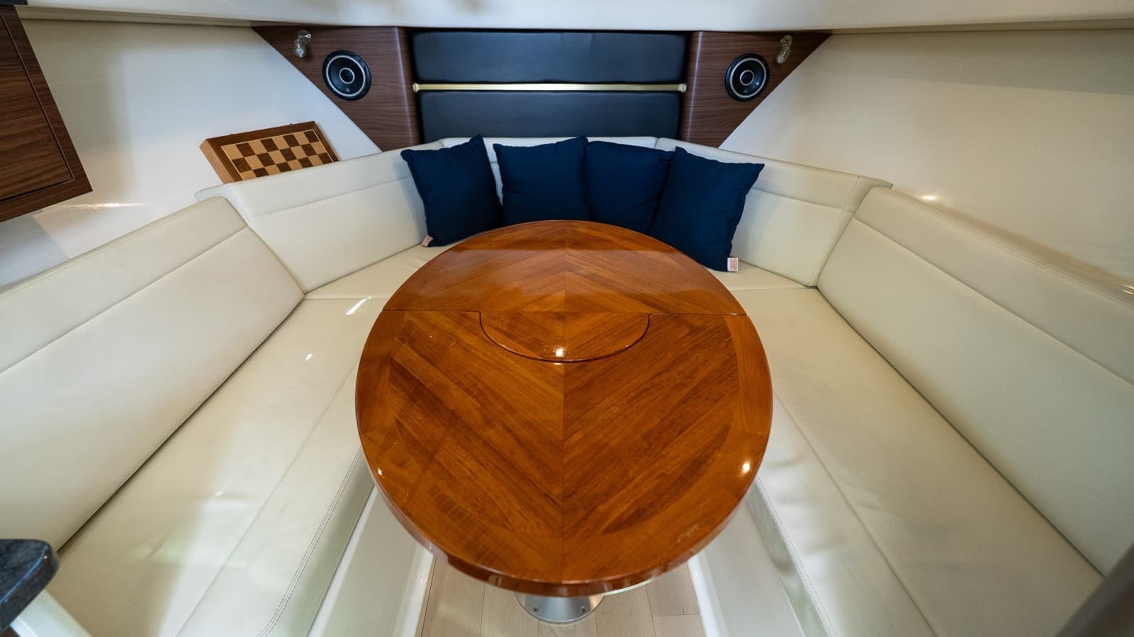 2020 Boston Whaler 325 Conquest - Photo 47
