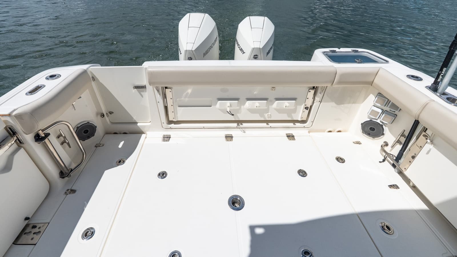 2020 Boston Whaler 325 Conquest - Photo 9