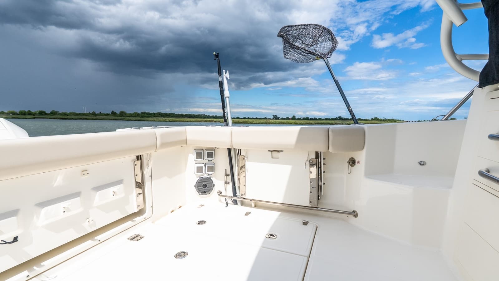 2020 Boston Whaler 325 Conquest - Photo 14