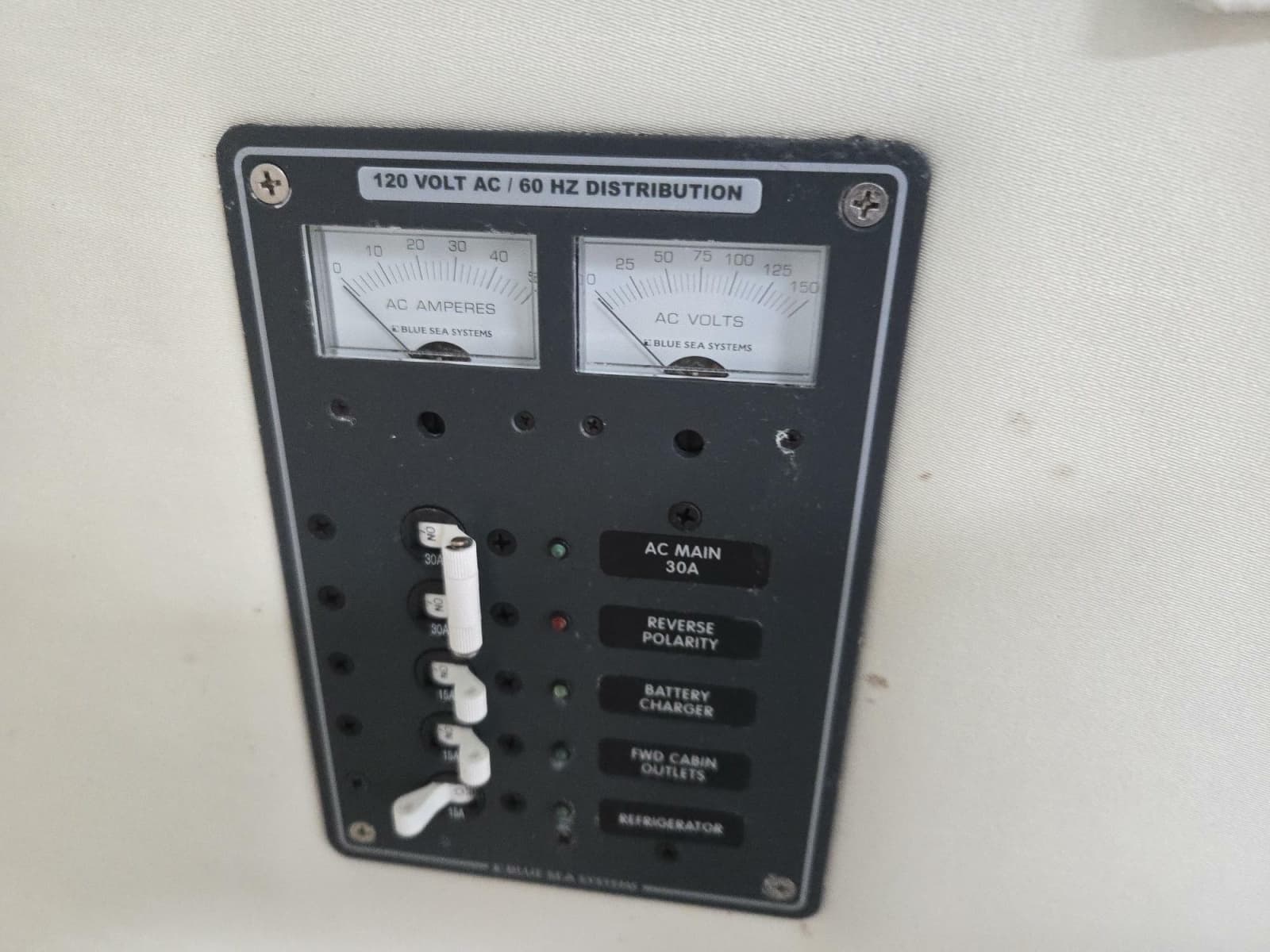2009 Century 2400 Walkaround - Photo 28