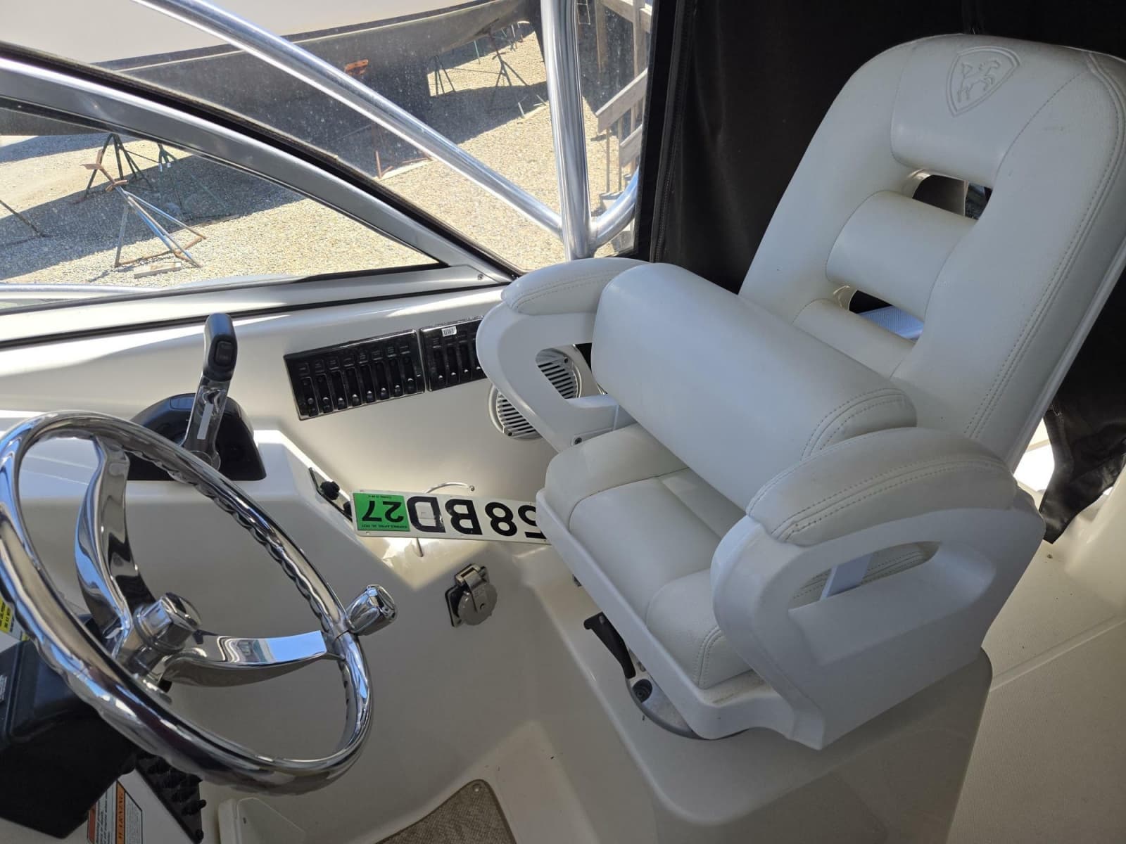 2009 Century 2400 Walkaround - Photo 8