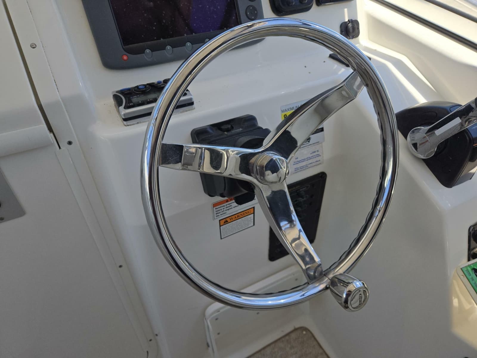 2009 Century 2400 Walkaround - Photo 19