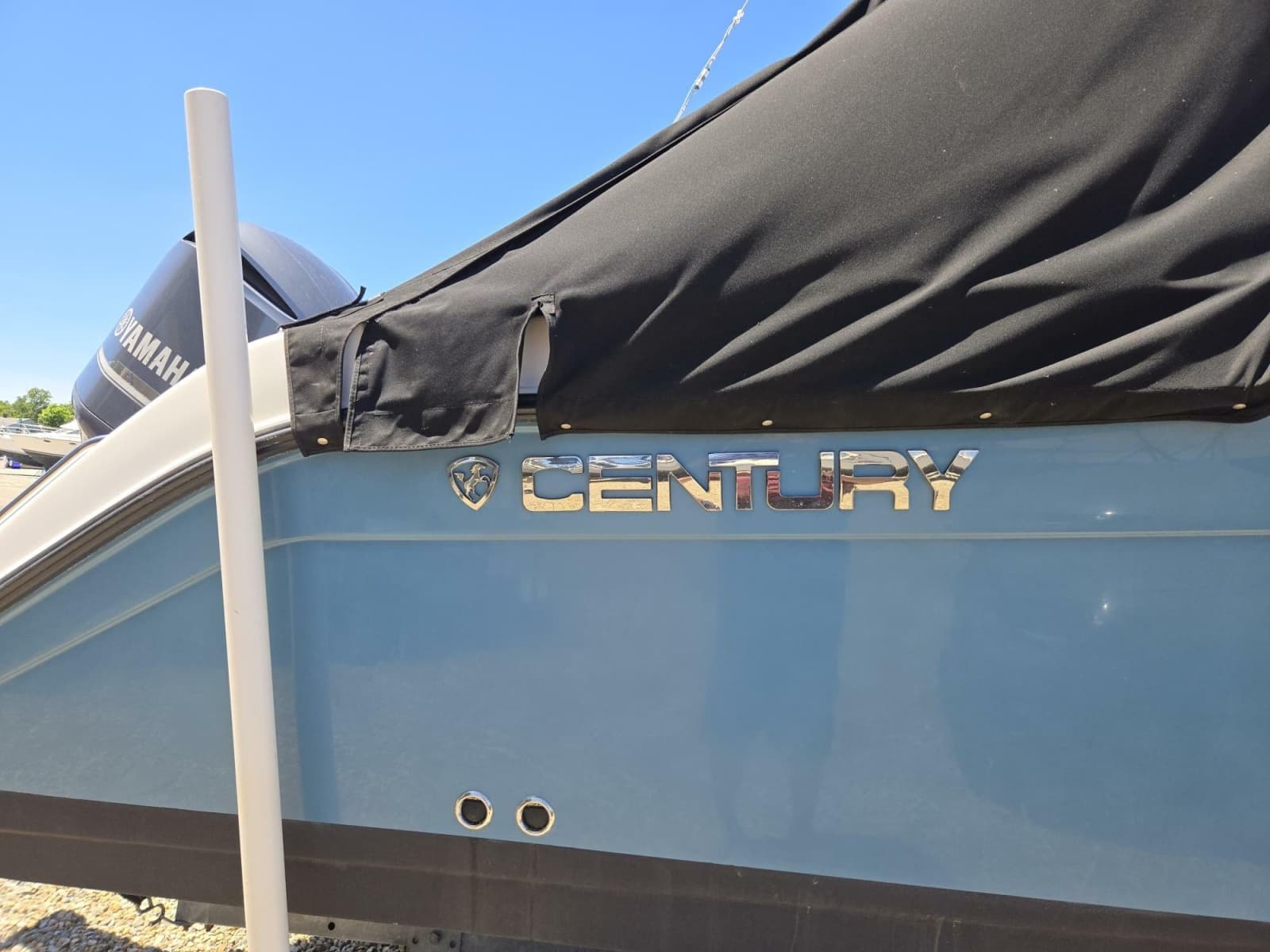 2009 Century 2400 Walkaround - Photo 31
