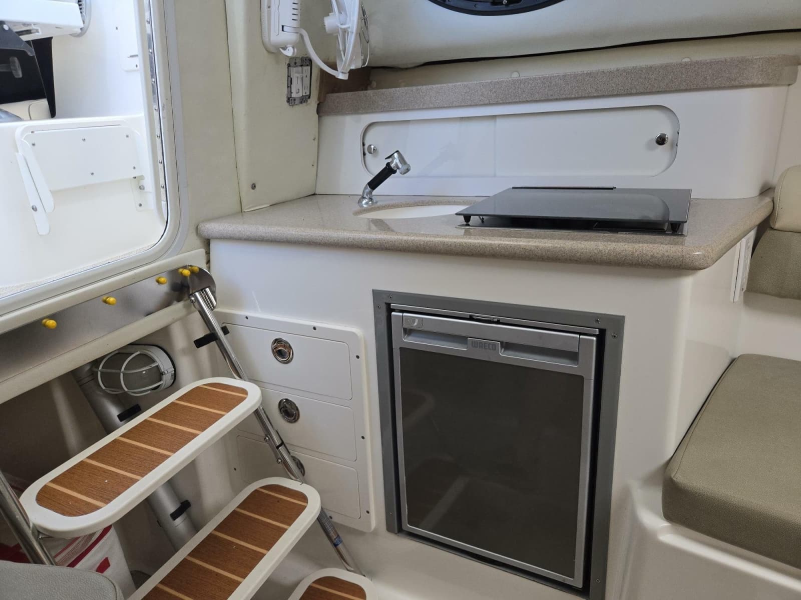 2009 Century 2400 Walkaround - Photo 2