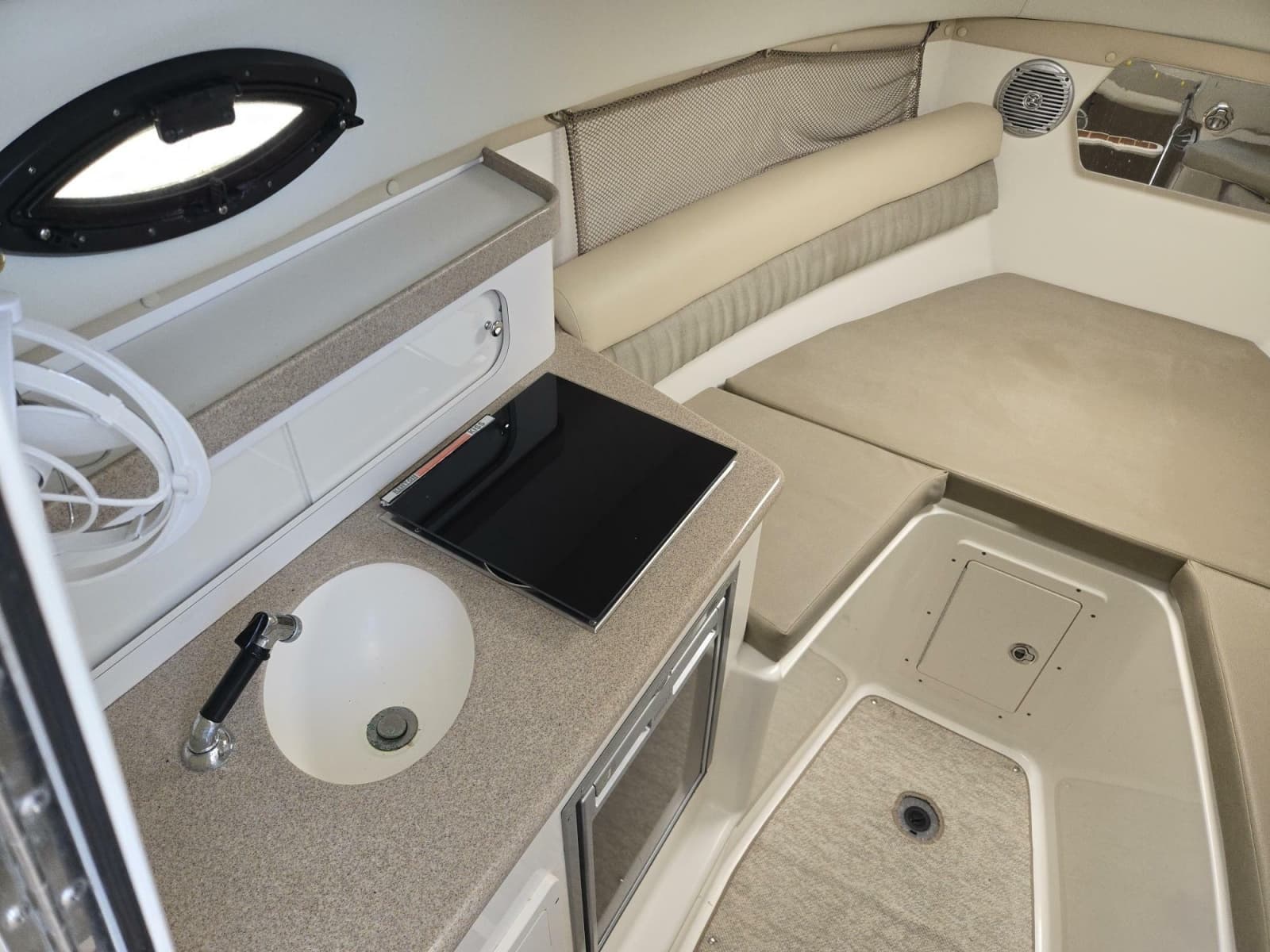 2009 Century 2400 Walkaround - Photo 15