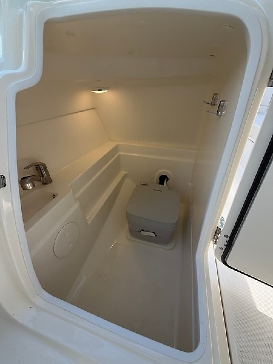2020 Boston Whaler Vantage 230 - Photo 26
