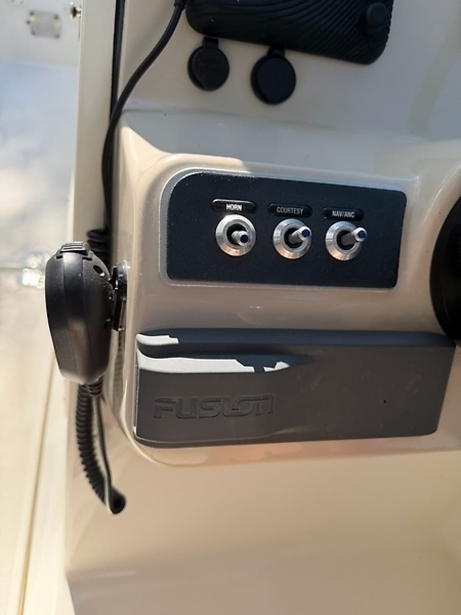 2020 Boston Whaler Vantage 230 - Photo 35