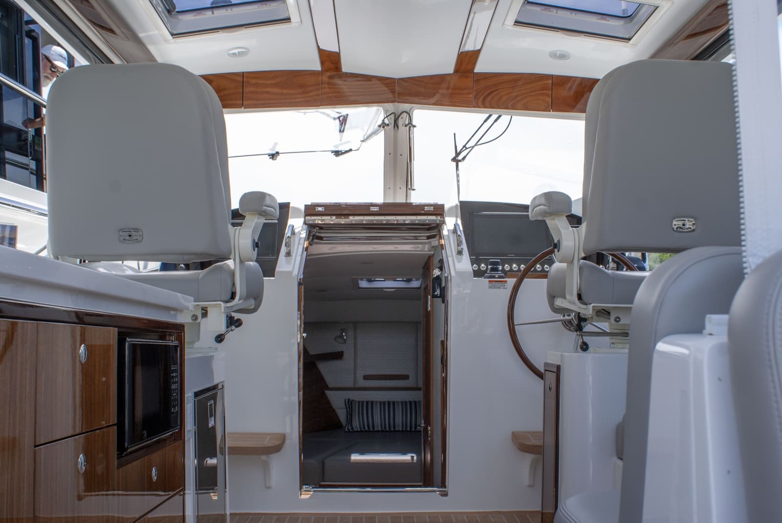 2027 MJM 38R - Photo 10
