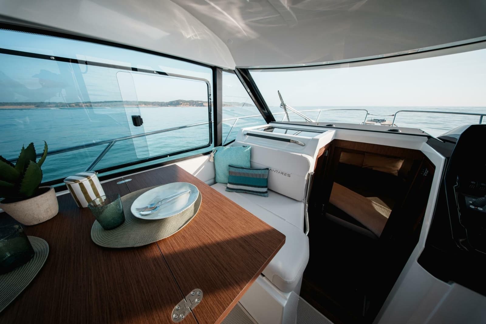 2027 Beneteau Antares 9 - Photo 5