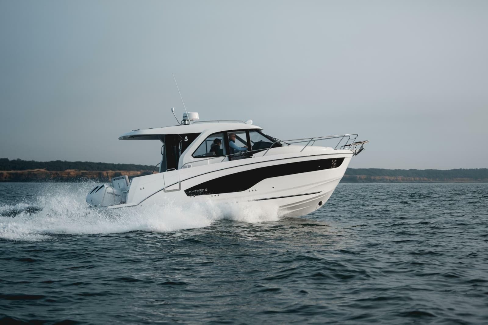2027 Beneteau Antares 9 - Photo 1
