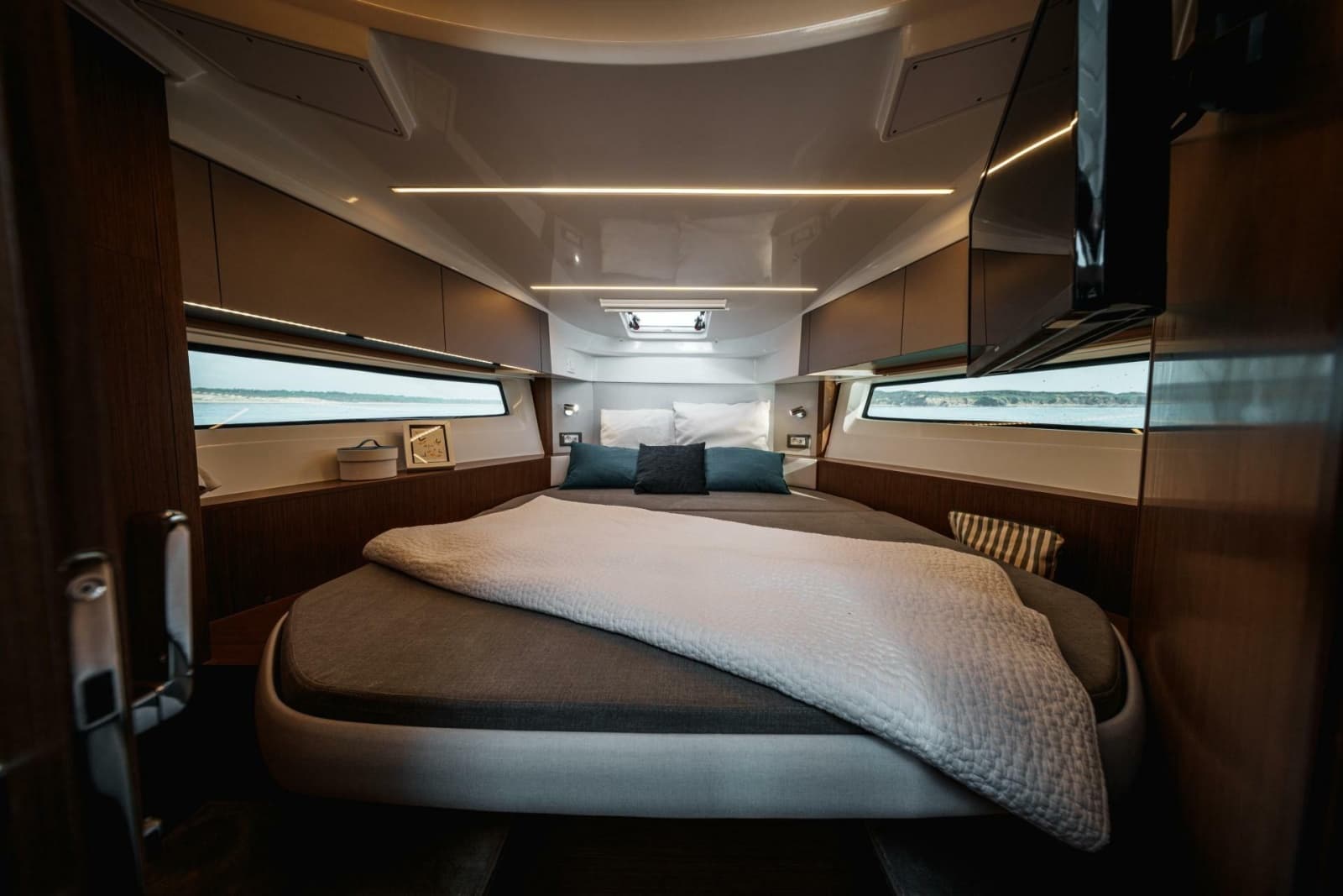 2027 Beneteau Antares 9 - Photo 9