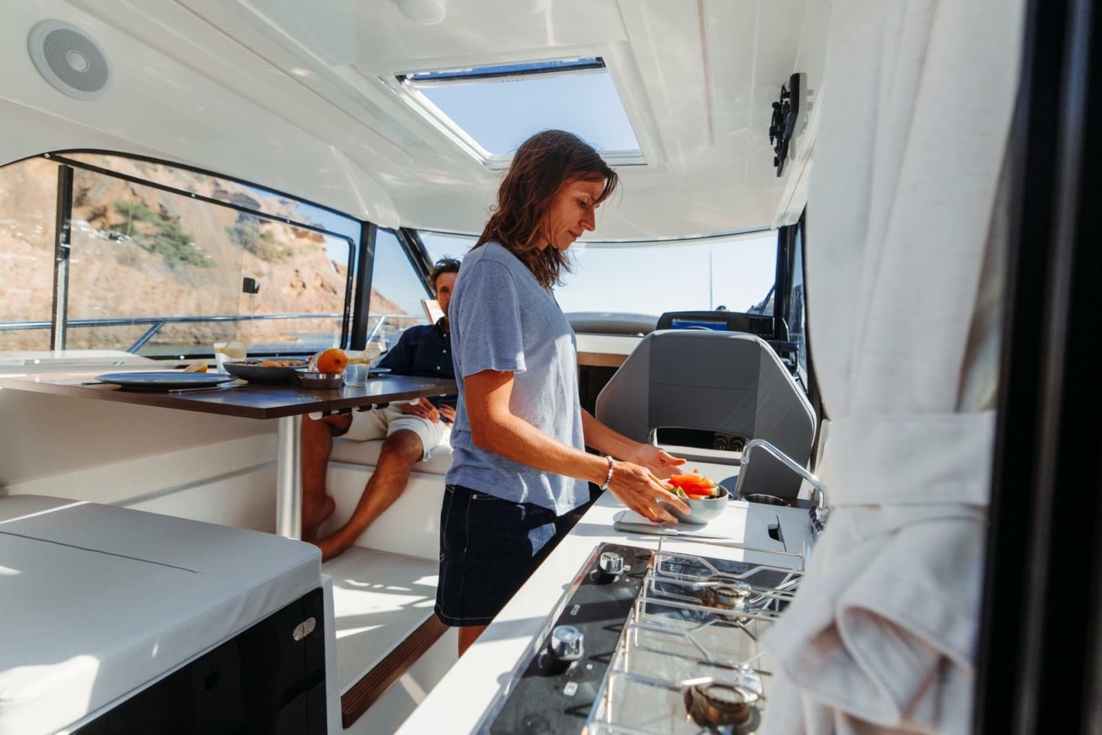 2027 Beneteau Antares 9 - Photo 2