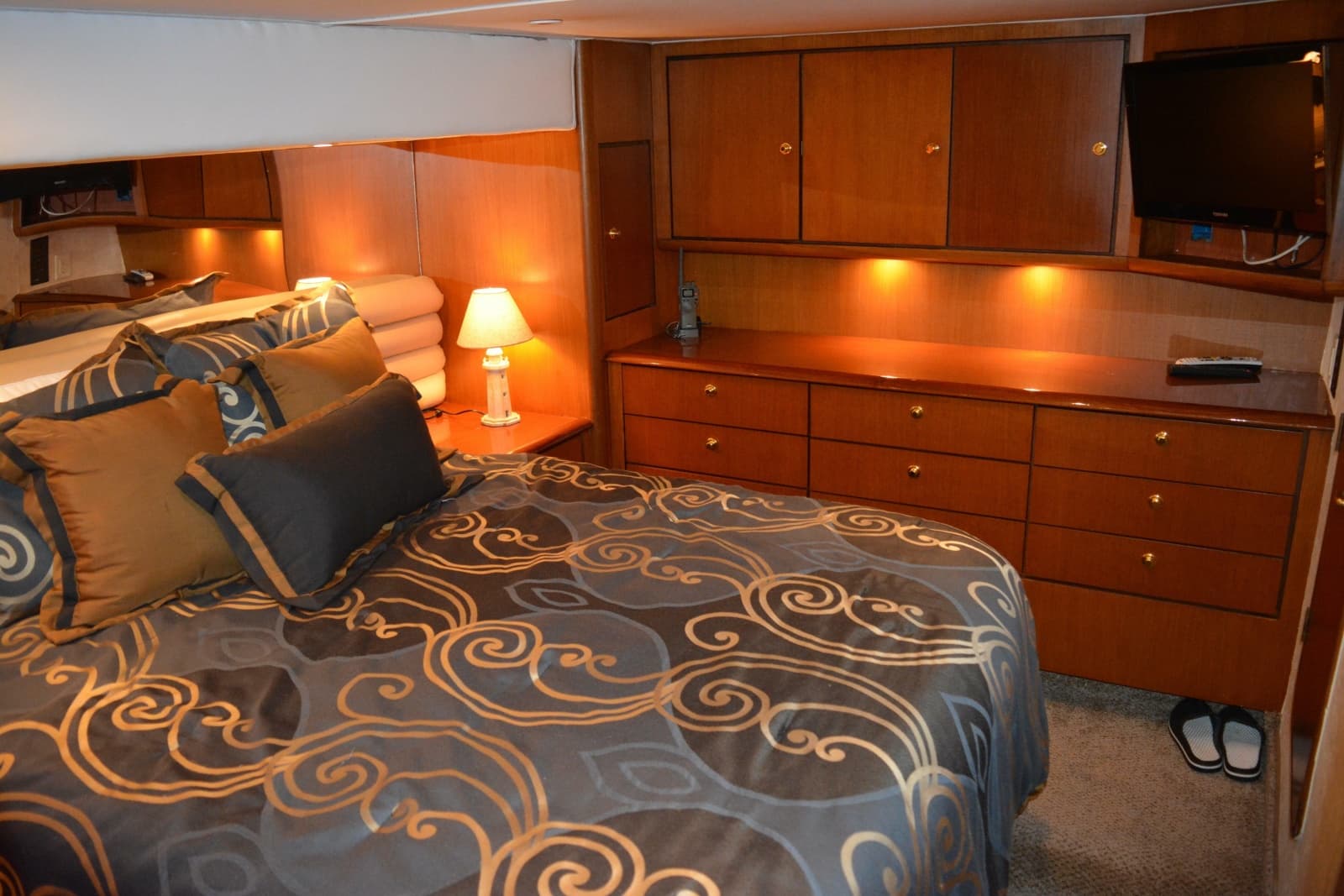 2000 Ocean 56 Super Sport - Photo 29
