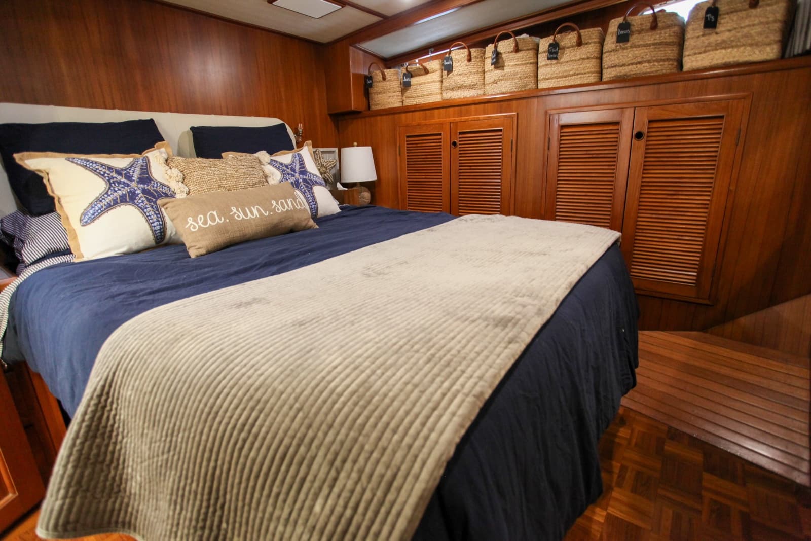 2002 DeFever Raised Pilothouse Trawler - Photo 202