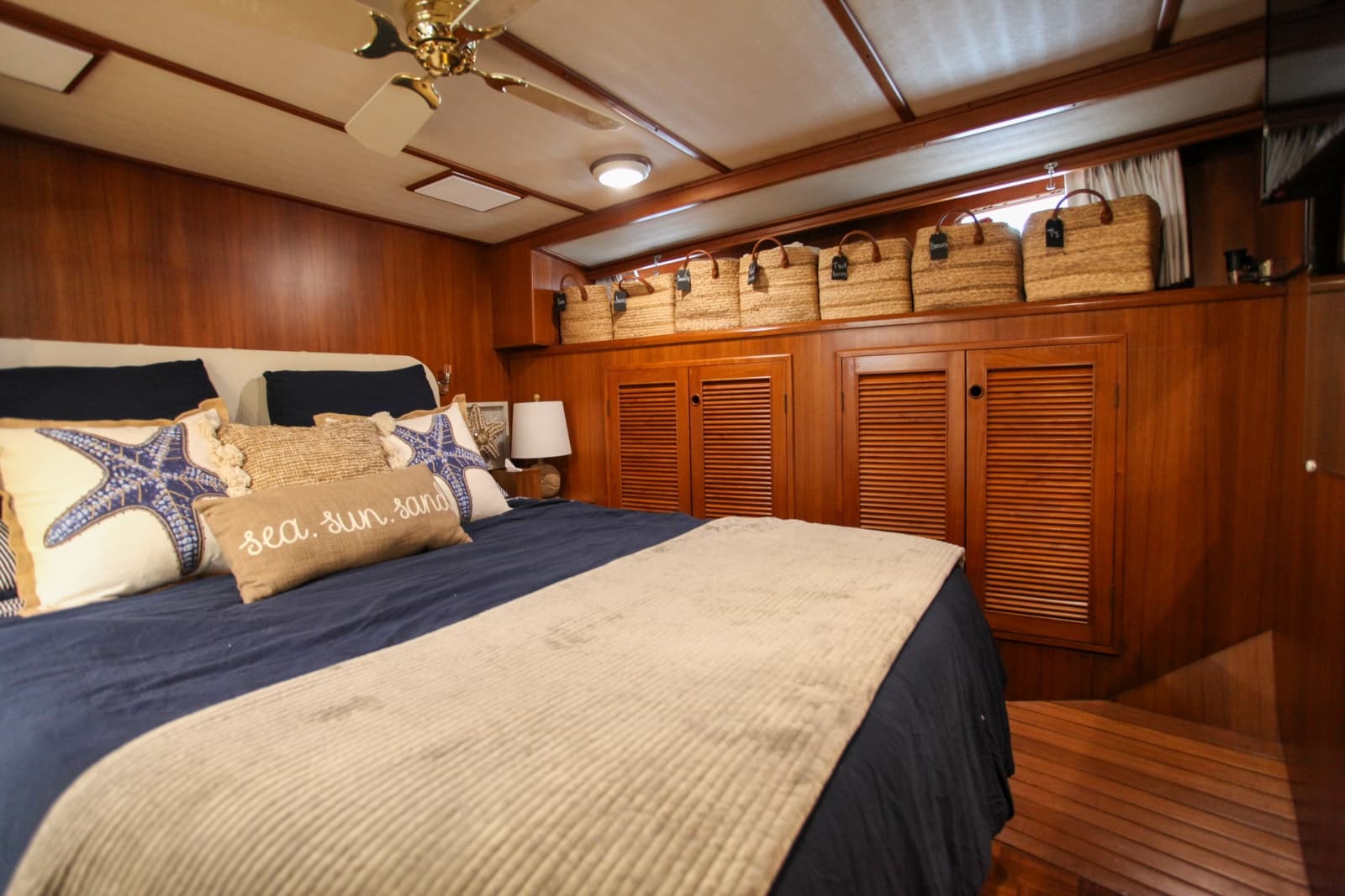 2002 DeFever Raised Pilothouse Trawler - Photo 201